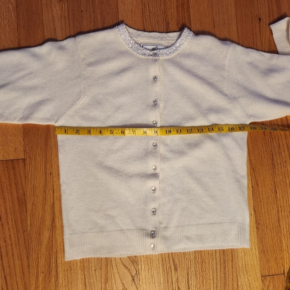 Express Tricot Lambswool/Angora Cardigan with Embellished Neckline Size Medium - Picture 11 of 13